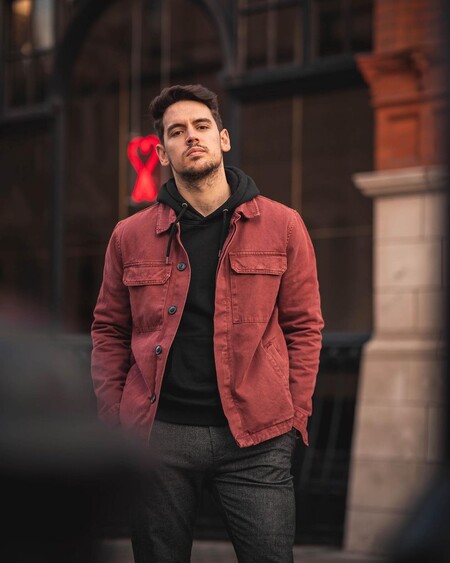 Estas sobrecamisas que encontramos en Cortefiel tienen un 30% de descuento extra para conquistar la temporada (y cualquier look)
