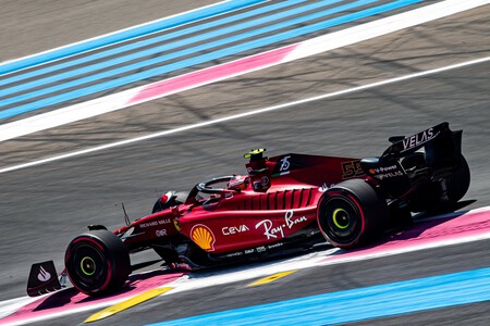 Carlos Sainz domina las pruebas de Paul Ricard pero saldrá último por cambiar el motor de su Ferrari
