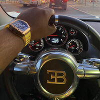 El influencer que pasó de presumir en Bugatti a la cárcel: coches de lujo, 37 millones en efectivo y blanqueando dinero para Corea del Norte