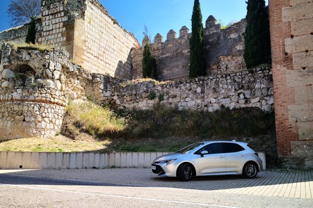 Toyota Corolla 125h 12