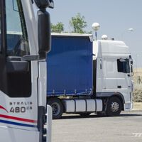 Los camioneros se manifestarán mañana en Madrid mientras esperan que el Gobierno les siente a la mesa