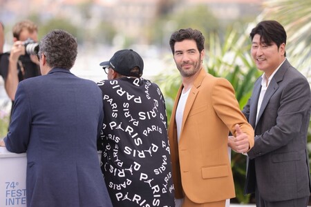 Tahar Rahim: El ejemplo perfecto de cómo agregar color a un look formal inspirándonos en su paso por Cannes