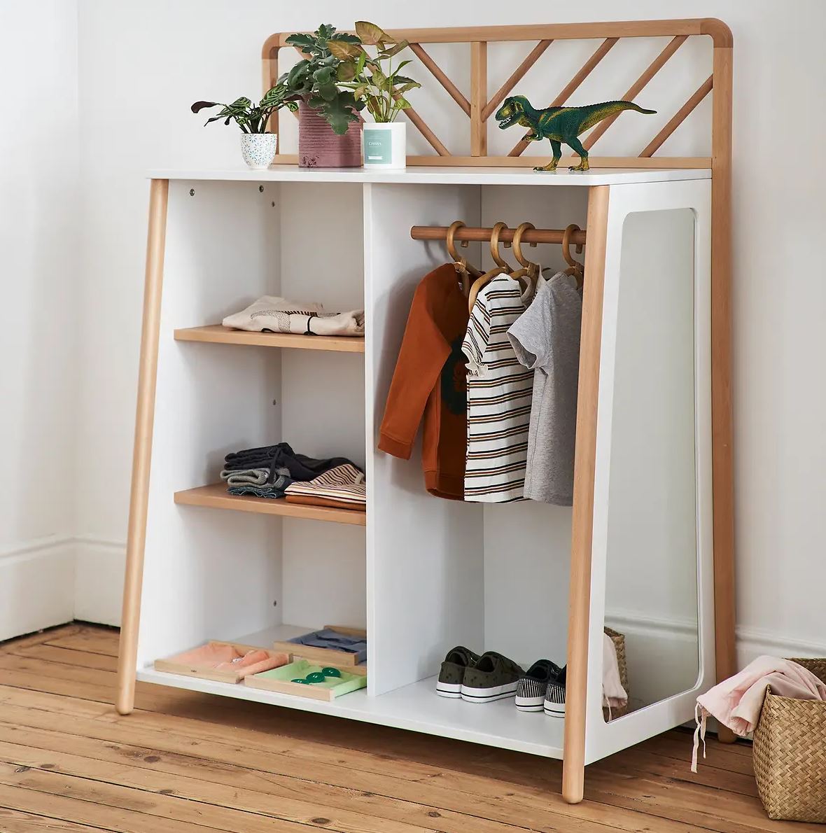 Armario perchero Montessori