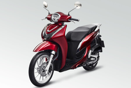 La Honda SH Mode 125 se pasa a Euro5 con los mismos 11 CV, Smart Key y óptica delantera LED