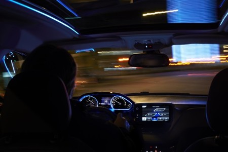 Peugeot 2008 interior iluminado LED