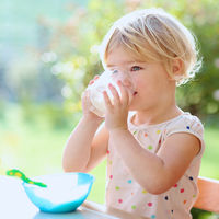 Cataluña aprueba vender leche cruda: los peligros para niños y embarazadas