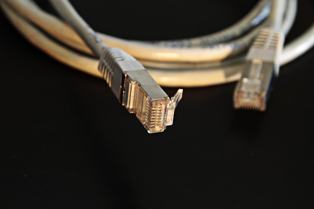 Hay algo peor que un router del chino: un cable de red barato. Esto es lo que tienes que mirar para comprar uno decente 