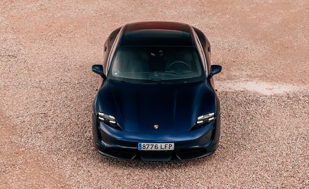 Porsche Taycan Turbo S frontal