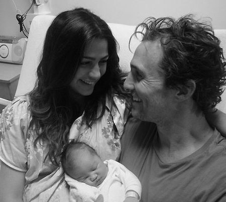 Matthew McConaughey enseña orgulloso a Vida