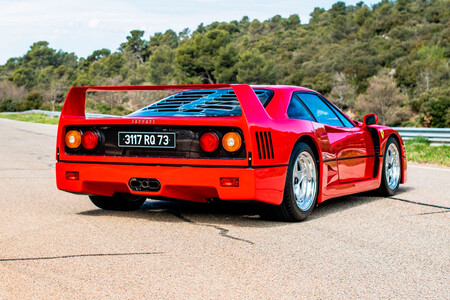 F403