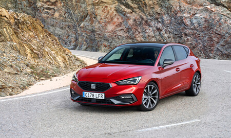 Los coches más vendidos en 2020: SEAT León, Dacia Sandero y Nissan Qashqai se llevan el 'top 3'