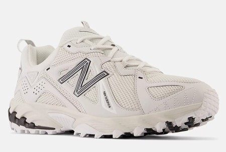 New Balance Rebaja Las Zapatillas Color Nube Que Reinventan Las Dad Sneakers Con Un Giro De Modernidad Pura