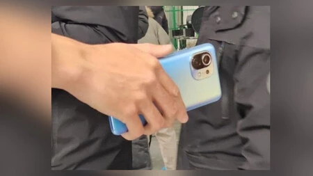 Este es el Xiaomi Mi 11: se filtran las primeras fotos del próximo flagship chino, con "solo" tres cámaras