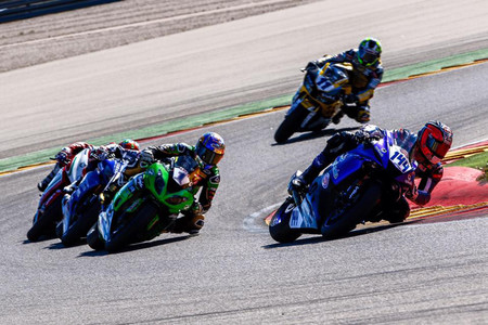 Lucas Mahias gana por 14 milésimas la carrera de Supersport en Motorland