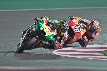 Aleix Espargaró hace brillar a la Aprilia RS-GP en Losail con una gran remontada