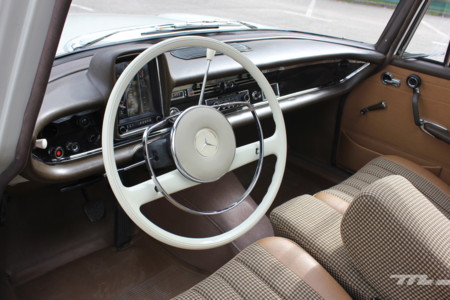 Mercedes Benz 200 240