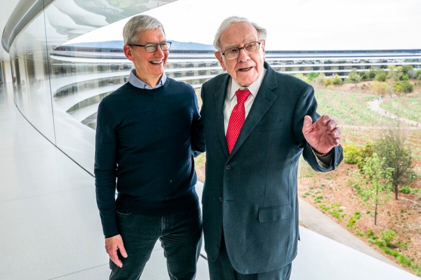 Tim Cook recibió un consejo millonario que Steve Jobs había rechazado. El autor de la lección fue Warren Buffett