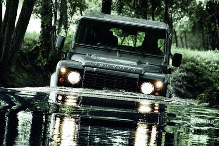 Land Rover Defender 2012
