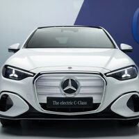 El nuevo Mercedes-Benz Clase C eléctrico 2027 es la nueva pesadilla del BMW i3: 760 km de autonomía y una pantalla de 39.1 pulgadas en el tablero