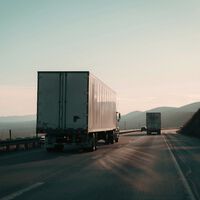 "Es una crisis de seguridad por salarios injustos": el 60% de los camioneros conducen fatigados y tienen claro quiénes son los culpables