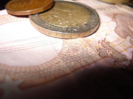 Es bueno que el euro caiga de valor