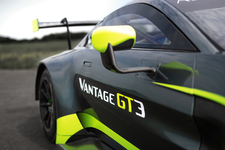 Aston Martin Vantage GT3 2018 y Vantage GT4 2018