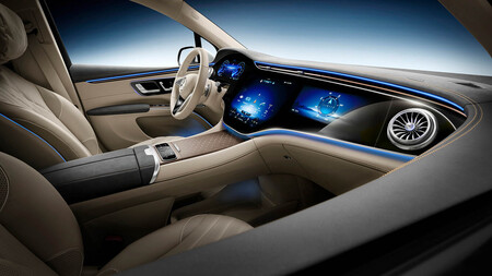 Mercedes Hyperscreen
