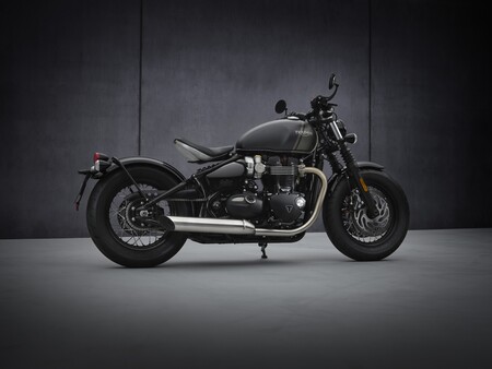 Triumph Bonneville Bobber 2021 001