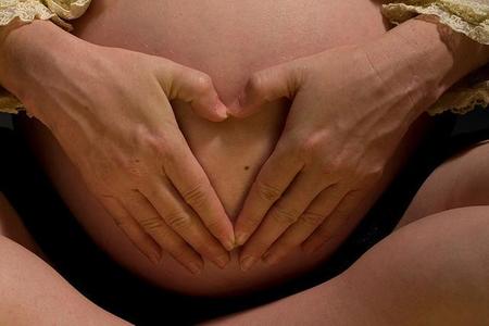 Fumar en el embarazo aumenta el riesgo de diabetes gestacional en tu hija cuando esté embarazada