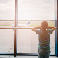 Dejan en tierra a un niño de diez años por "overbooking" en un vuelo de Air Canada