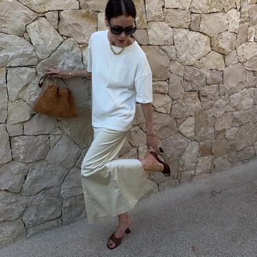 Las sandalias de Mango más minimalistas para llevar a todos los eventos de verano son de piel y tacón sensato