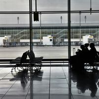Los aeropuertos de España llevan años vigilándonos sin necesidad y eso le sale caro a AENA. La AEDP le pone una multa récord