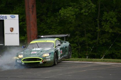 Aston Martin DBR9 volador