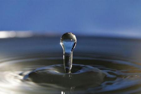 El agua es el mejor profiláctico: a más agua, menos hijos