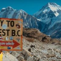 Never Everest, un apasionante vídeo sobre el viaje de un hombre por el Himalaya