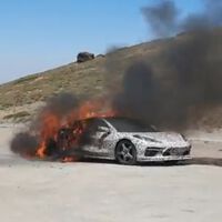 Un prototipo de Chevrolet Corvette se ha calcinado en Sierra Nevada y, no, no ha sido culpa de una mecánica híbrida