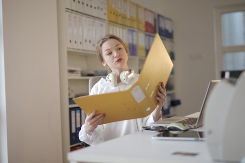 Las mejores fundas de plástico para folios según los comentaristas de Amazon