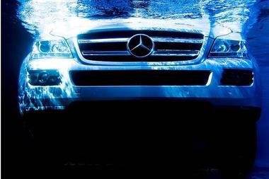 Mercedes GL 450 sumergido