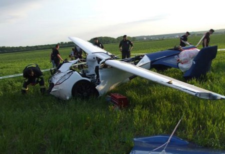 ¡Cae al suelo un auto volador!