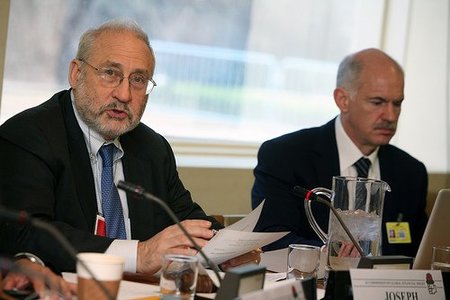 Joseph Stiglitz: "Los planes de austeridad conducen al desastre"