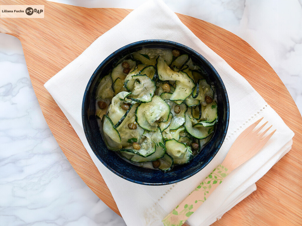 La ensalada cremosa y rica en proteínas con pepino que puedes preparar fácilmente para una cena refrescante 