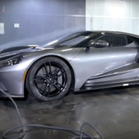 Este Ford GT alcanza los 200 km/h en parado