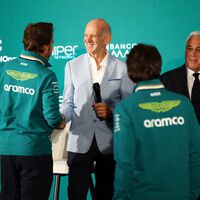 De falso autónomo a accionista. El truco de Aston Martin para poder pagarle un pastizal a Adrian Newey sin que sea un lastre para el equipo de Fernando Alonso