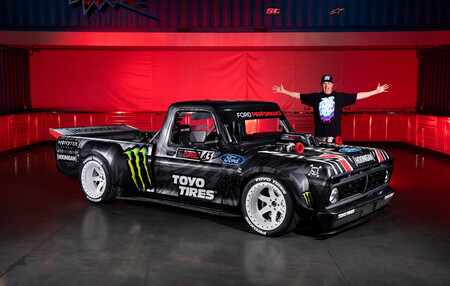 La brutal Ford F-150 Hoonitruck de Ken Block de 923 CV busca nuevo garaje... ¡por más de un millón de dólares!