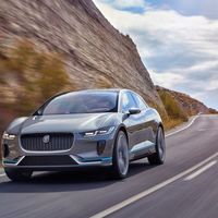 Jaguar habla fuerte y claro: a partir de 2020 todos sus modelos serán híbridos o eléctricos