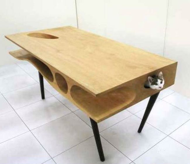 ¿Una buena idea? CATable, mesa de comedor perfecta para jugar con el gato