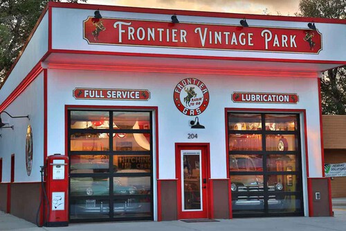 Frontier Vintage Station Airbnb 01