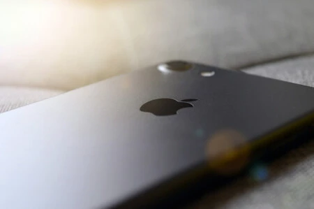 メッセージが隠されたiPhone