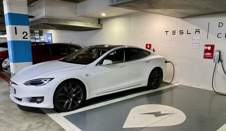 Tesla Enchufado
