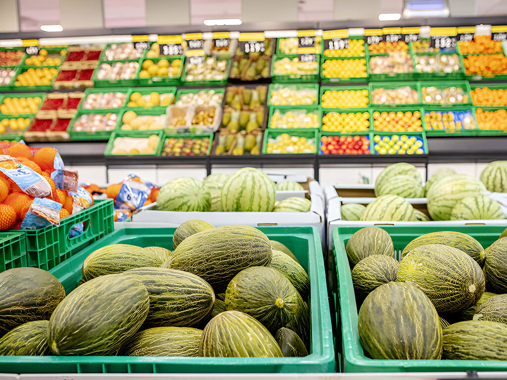 Ni dar palmaditas ni menearlos: cómo distinguir un buen melón y acertar siempre